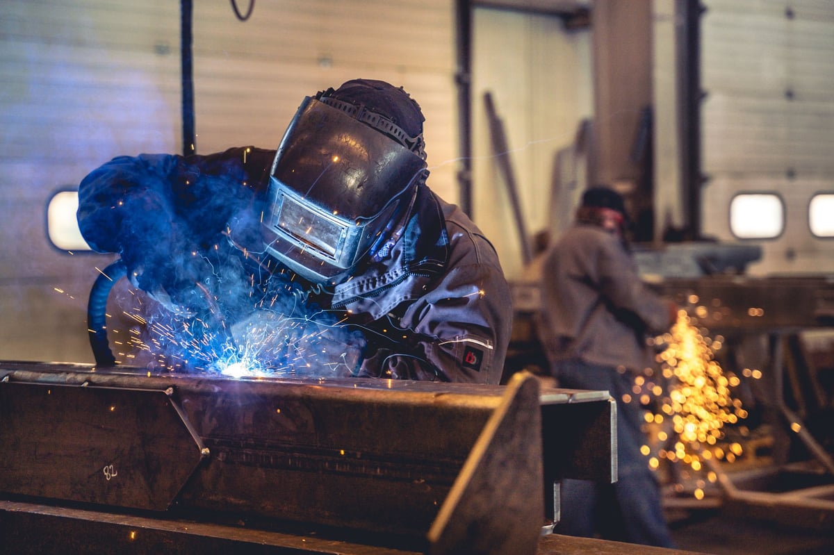High Strength Low Alloy Steel Plate procurement scene showing plate welding