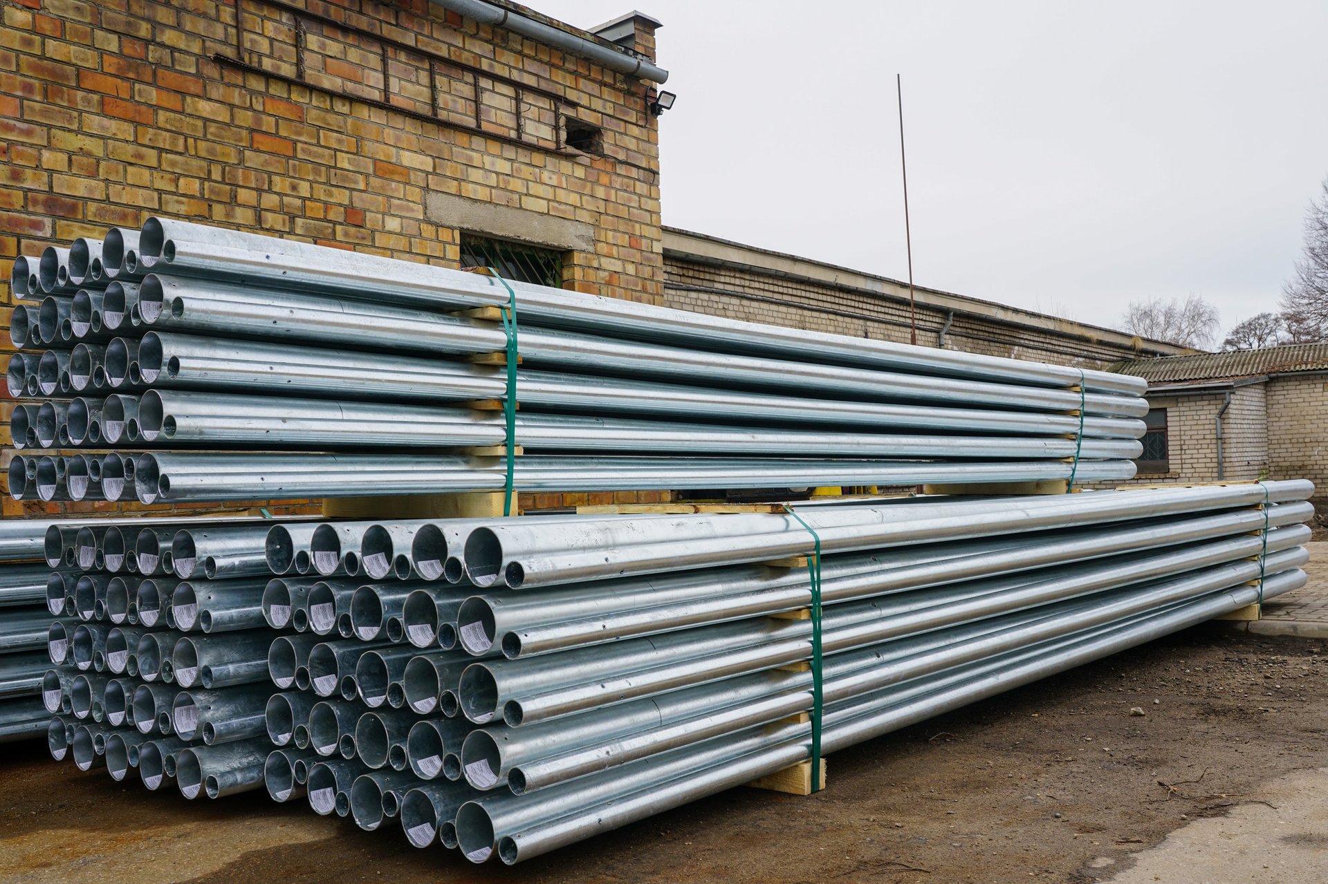 Steel tubes loaded for export shipping to Saudi Arabia