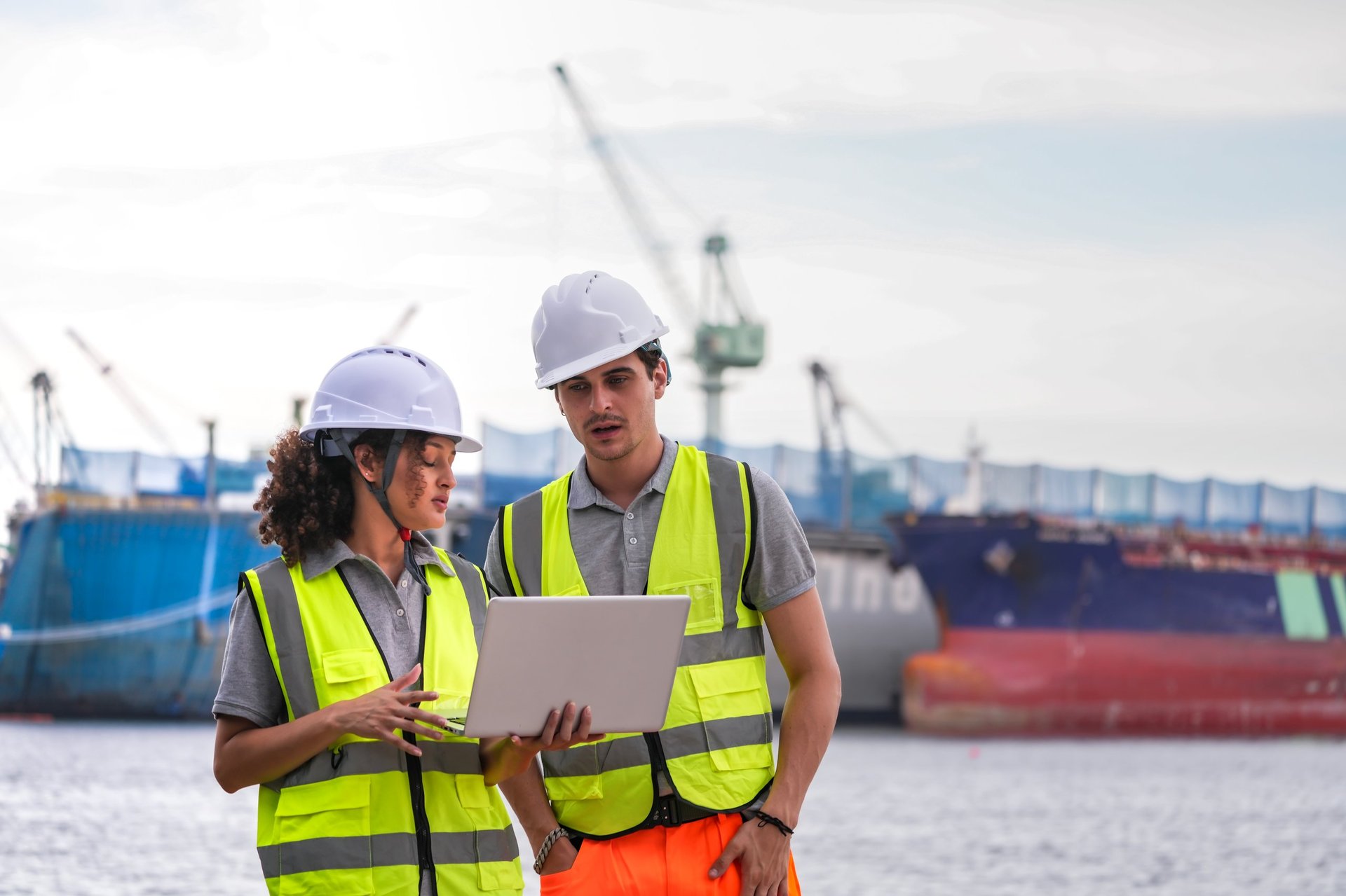 Steel Rebar — Saudi Arabia — saudi delivery planning board with city/site selector, named-place incoterm and rebar lot/document handoff fields.