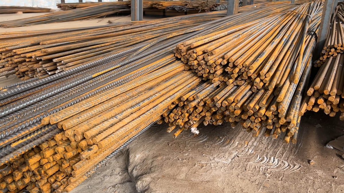Rebar bundle identification and shipment records reviewed for receiving inspection.