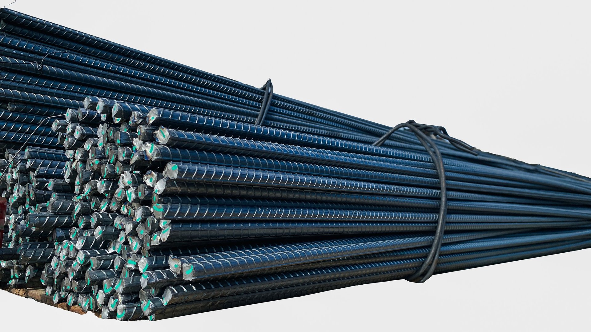 Steel Rebar — United Arab Emirates — neutral uae site/port delivery planning board with rebar bundles, delivery-location map pin and importer-verification checklist.