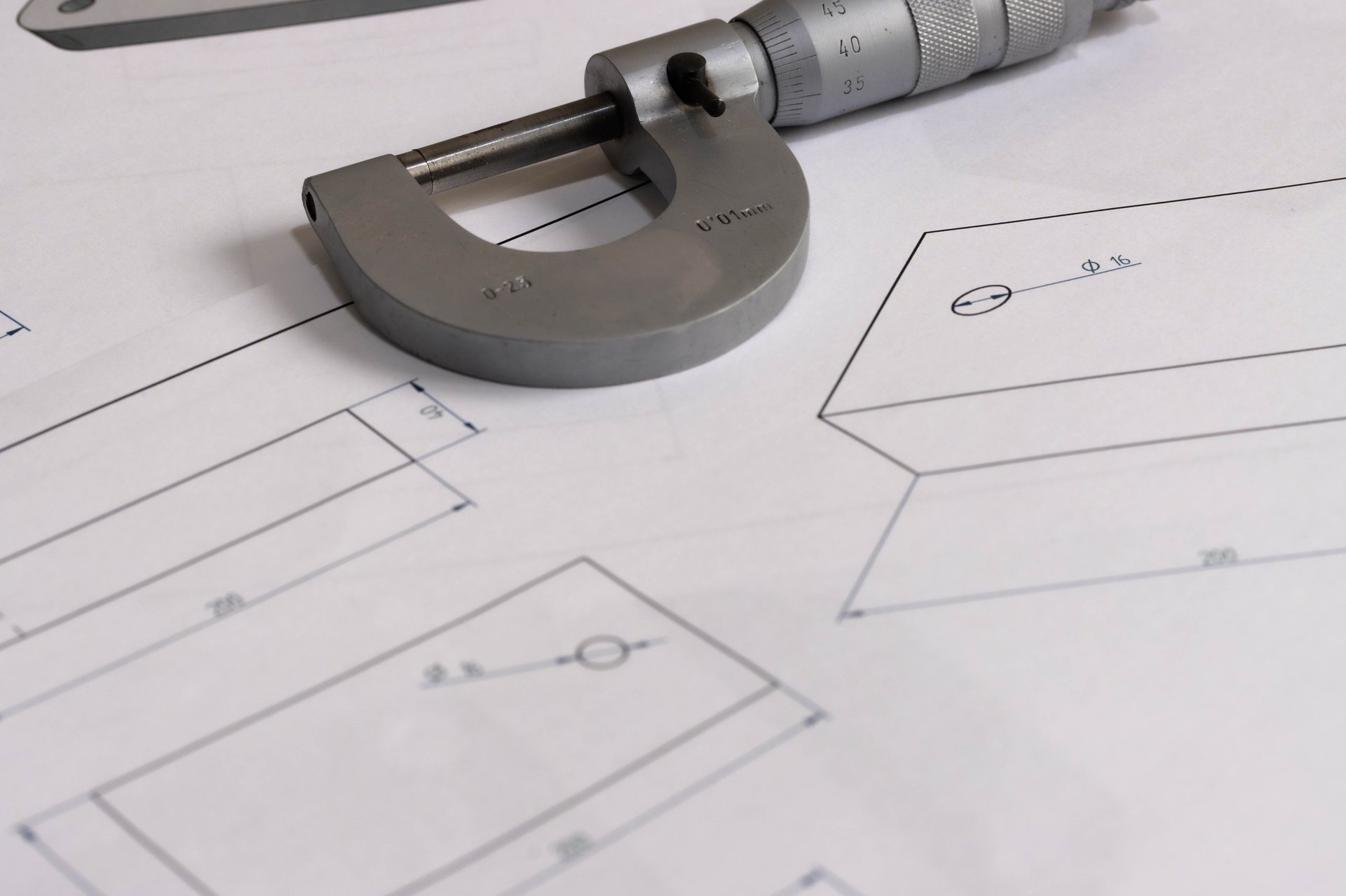 EN 10025 Steel Plate inspection context showing procurement-relevant plate details