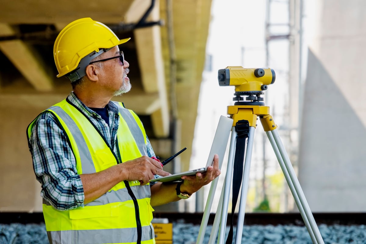 Weathering Steel Plate procurement scene showing survey and specification review