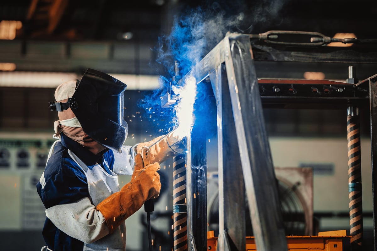 High Strength Low Alloy Steel Plate procurement scene showing fabrication of a steel structure