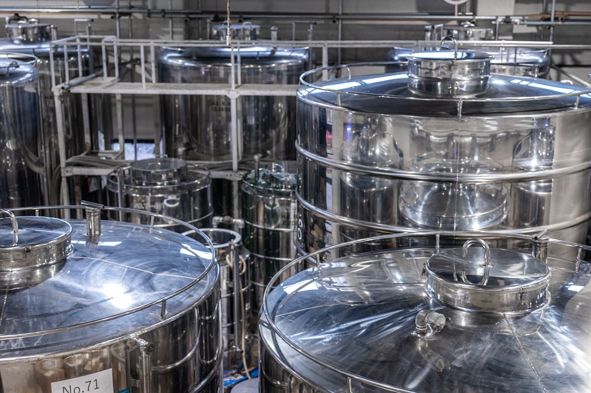 Quenched & Tempered Steel Plate procurement scene showing fabricated equipment in service