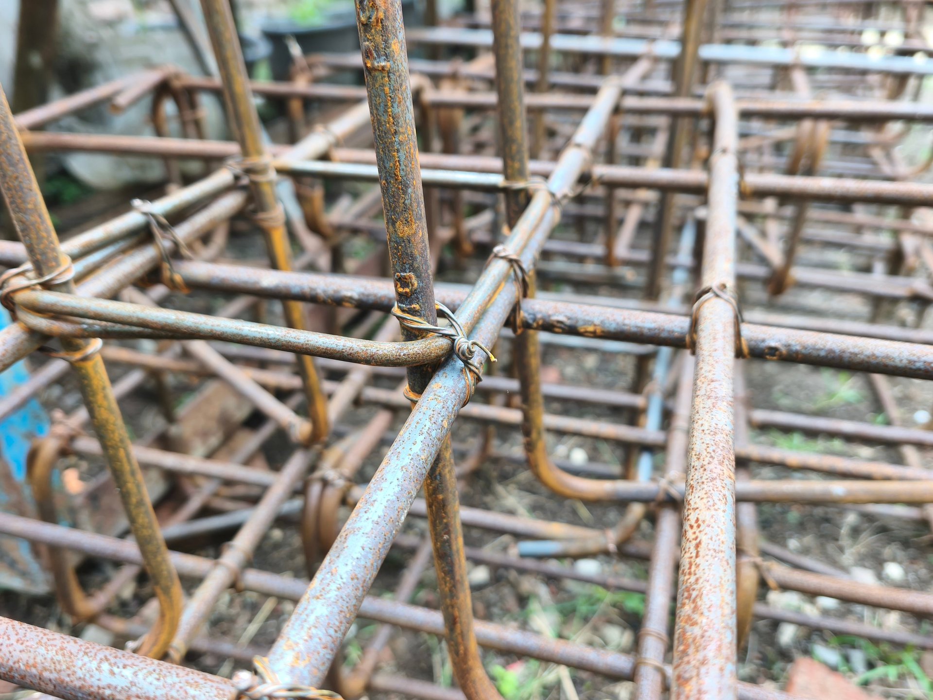 Steel Rebar — Qatar — qatar site-delivery rfq board with named location, packing, incoterm and open permit/clearance verification fields.