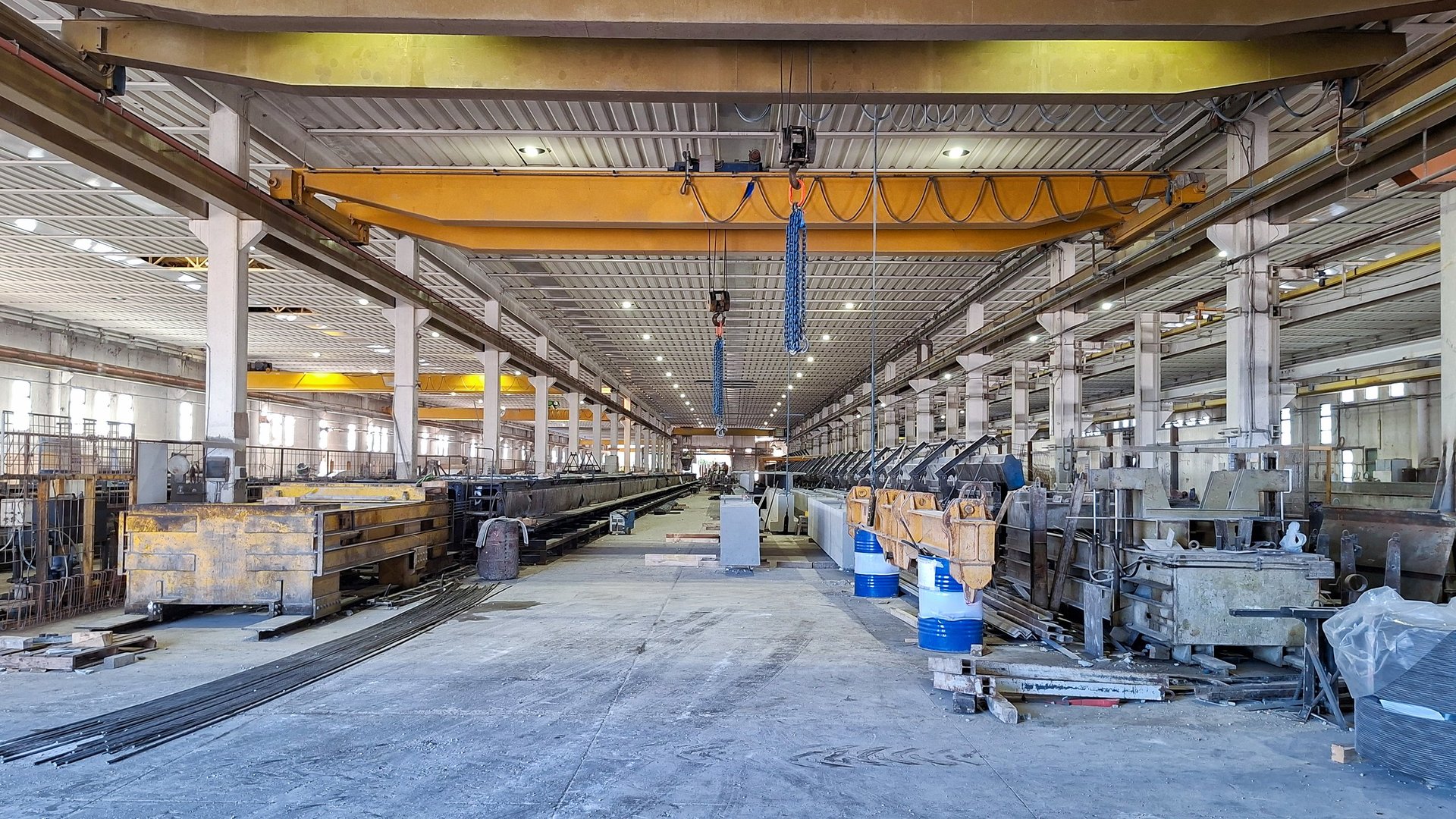 ASTM A387 Grade 22 Plate procurement scene showing fabrication planning